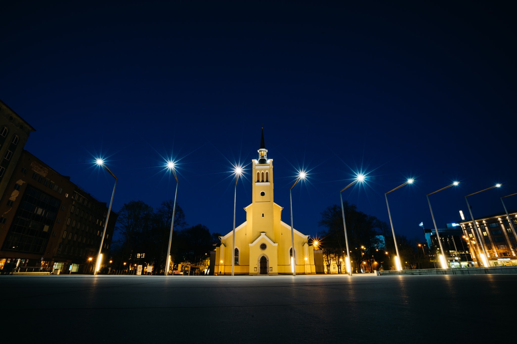 tallinna-jaani-kirik-night-02