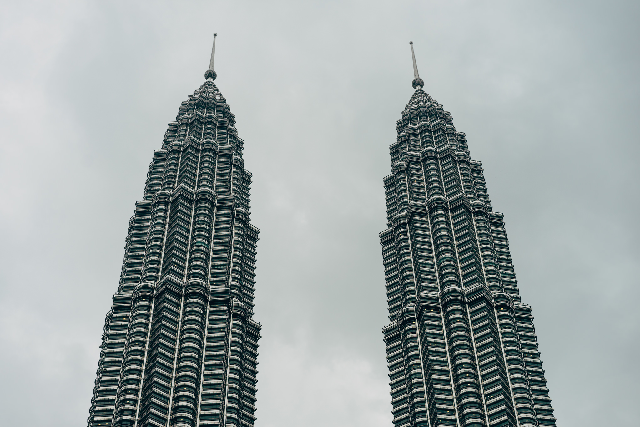 petronas-twin-towers-01