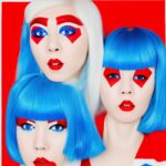 pop-art-girls-blue-red-lipstick-hair-2