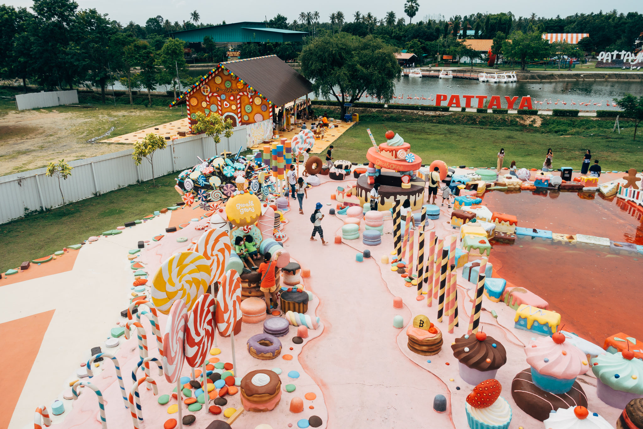 ice-cream-theme-park-thailand-4