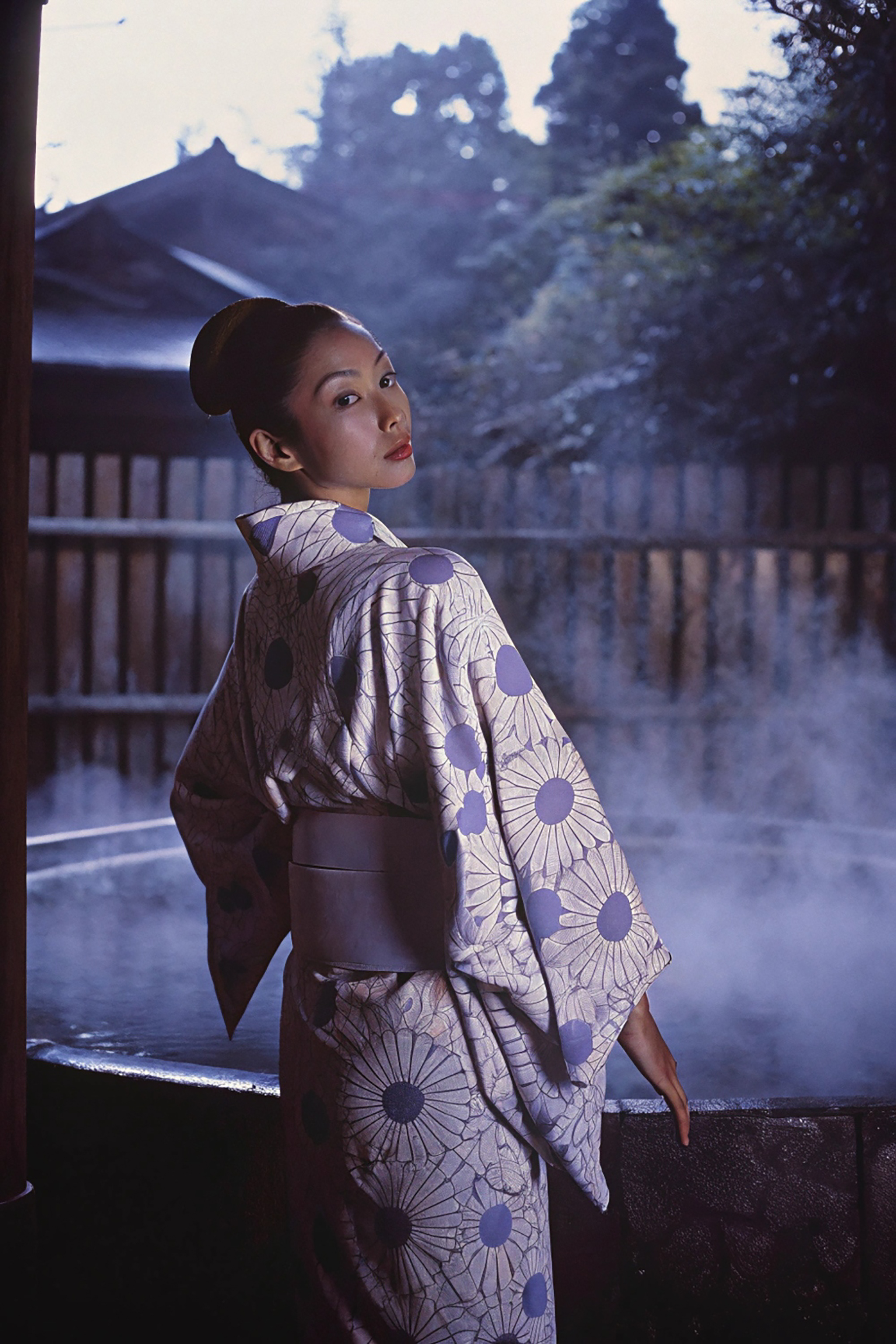 1980s-japanese-onsen-blue-hour